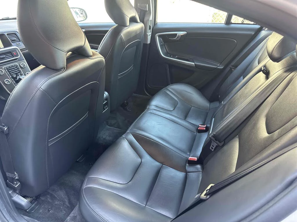 Volvo S60 T5 Premier* HeadUp* АвтоКредит* (ЦЕНА ДО БГ) - изображение 8