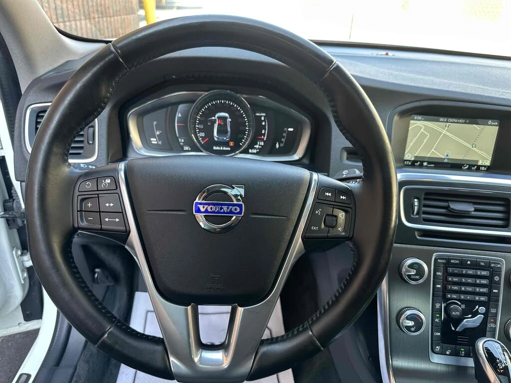 Volvo S60 T5 Premier* HeadUp* АвтоКредит* (ЦЕНА ДО БГ) - изображение 9