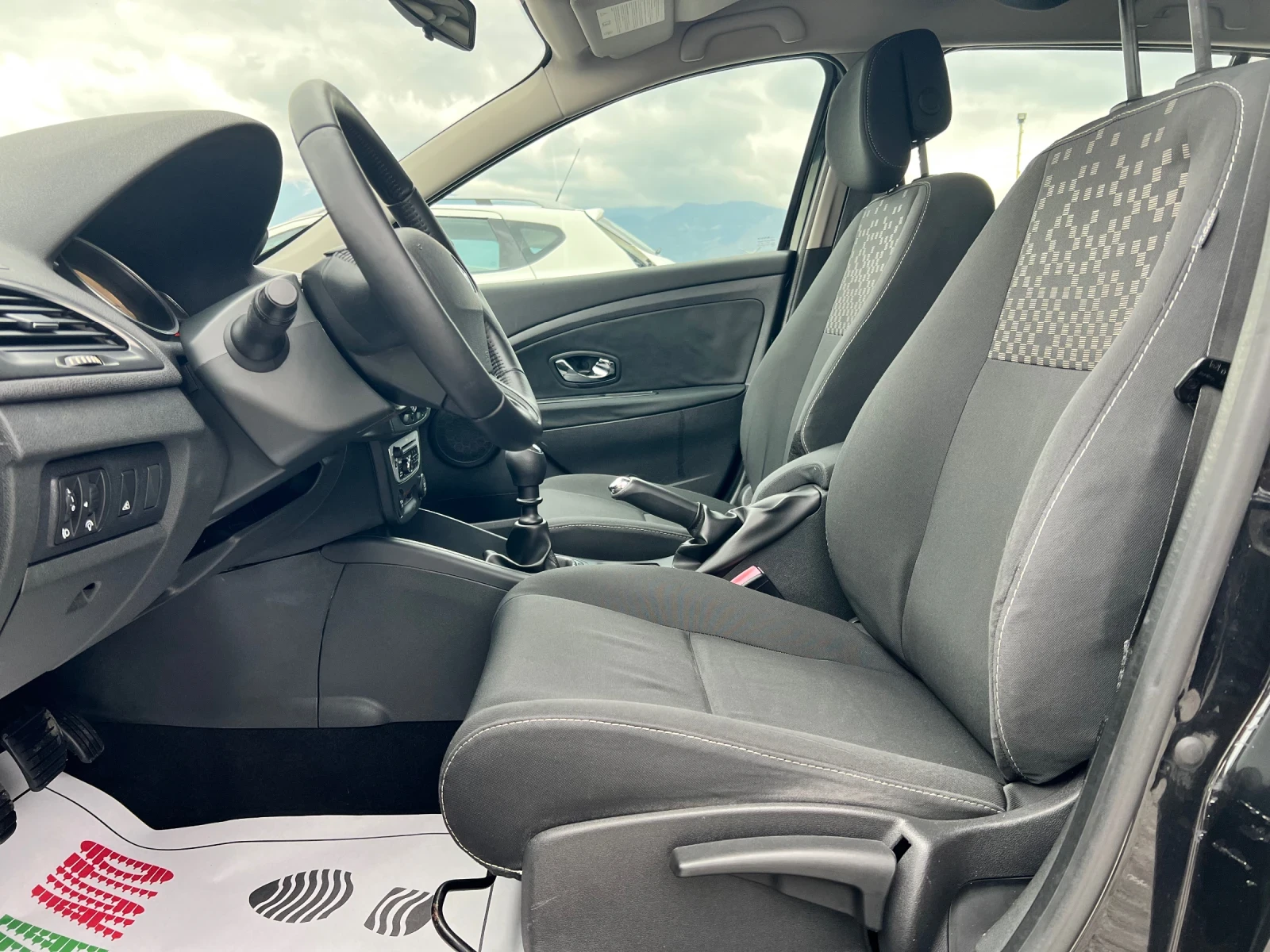 Renault Megane 1.5 DCI-EURO 5B - изображение 10