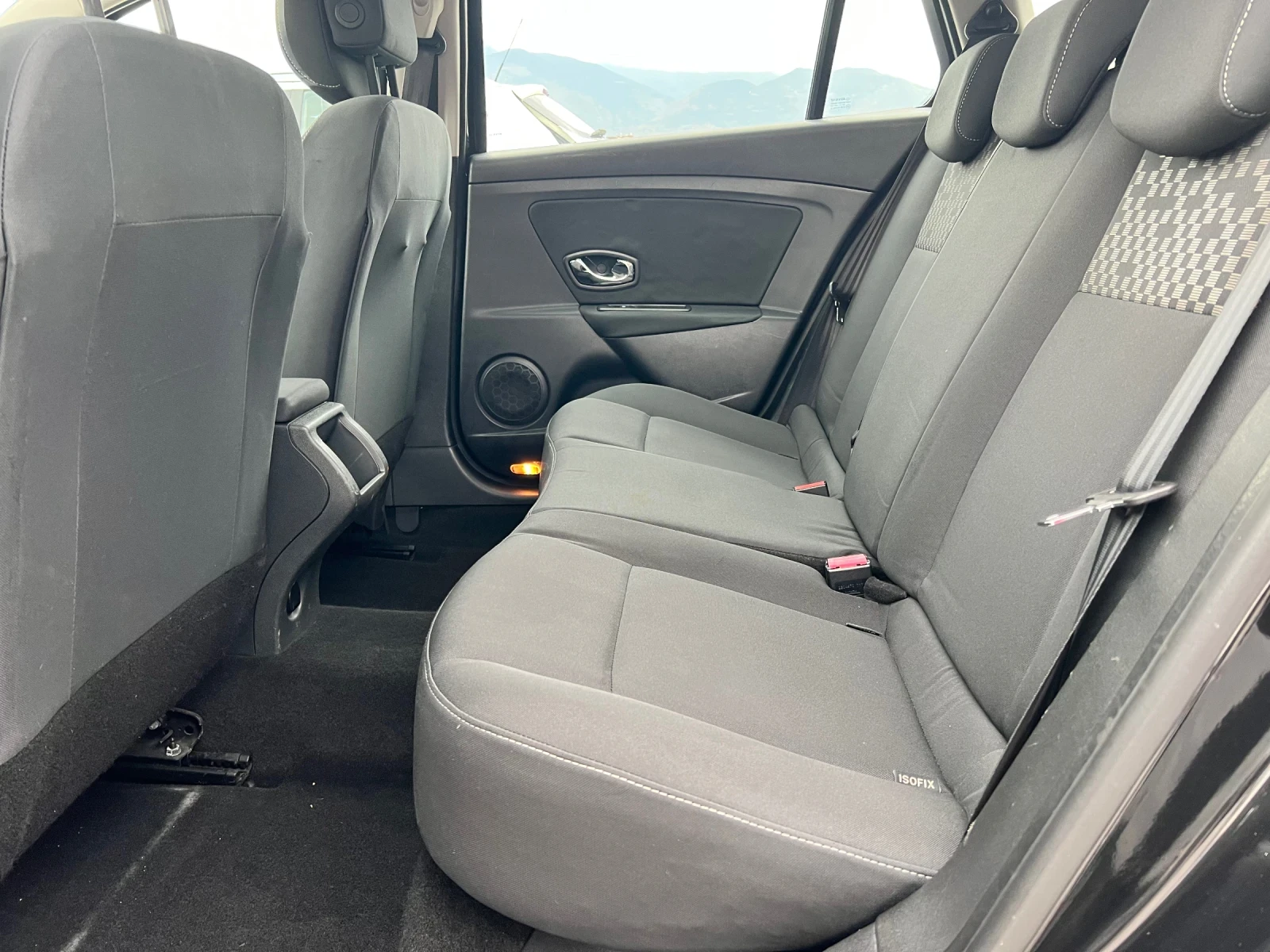 Renault Megane 1.5 DCI-EURO 5B - изображение 9