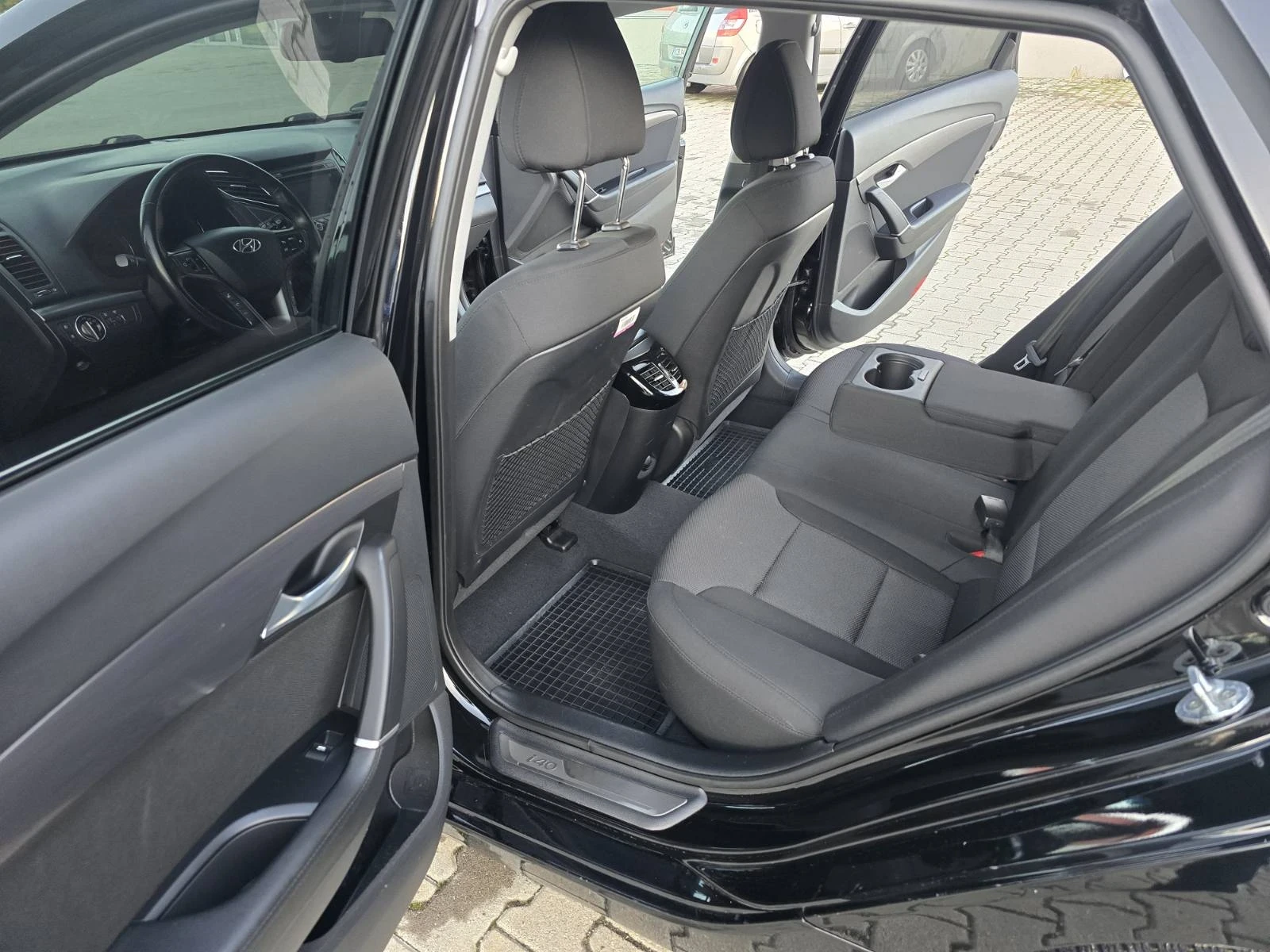 Hyundai I40 2.0 - изображение 9