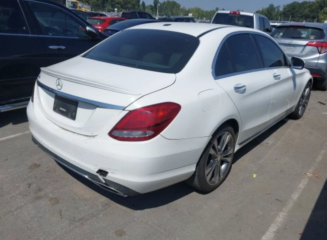 Mercedes-Benz C 300  - изображение 4