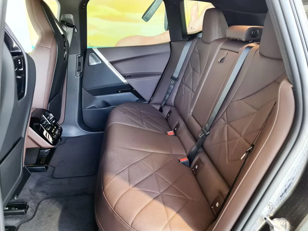 BMW iX xDRIVE50/523HP/SPORT/PANO/HUD/ACC/B&W/LASER/985f | Mobile.bg � ����������� 13