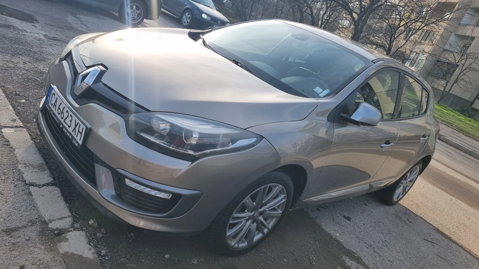 Renault Megane фейст-лифт - изображение 9