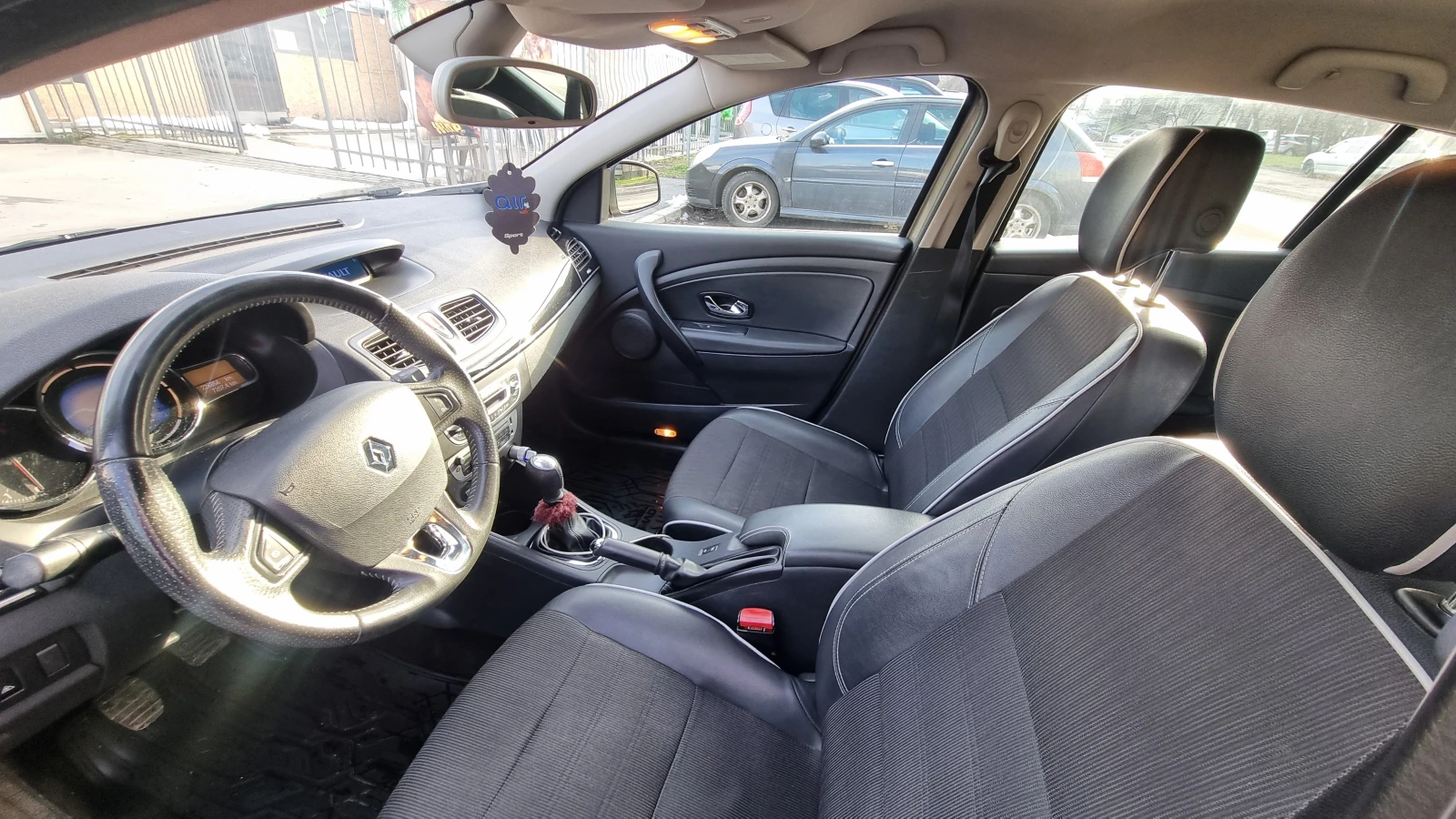 Renault Megane фейст-лифт - изображение 5