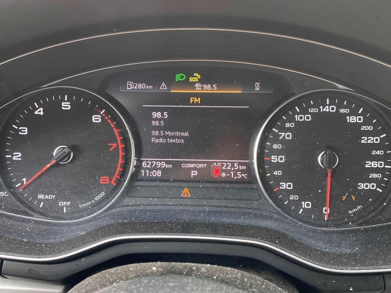 Audi A4 Komfort/CARFAX/KEYLESS/ПОДГРЕВИ, снимка 8 - Автомобили и джипове - 53774302