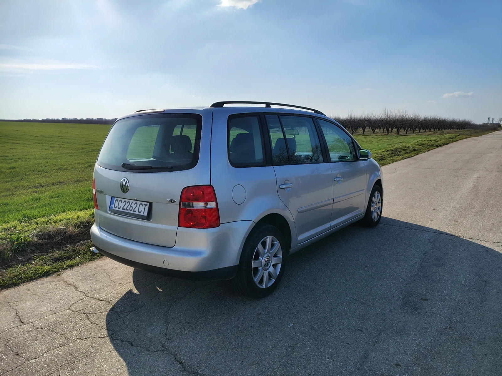 VW Touran 1.9TDI 105 ks, снимка 3 - Автомобили и джипове - 53838308