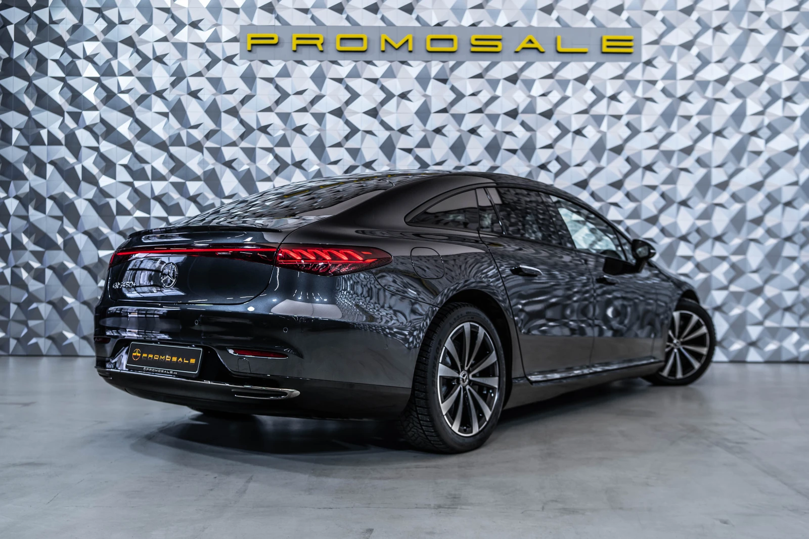 Mercedes-Benz EQS 450+ Night* ElectricArt* Distronic* Pano, снимка 4 - Автомобили и джипове - 53975990