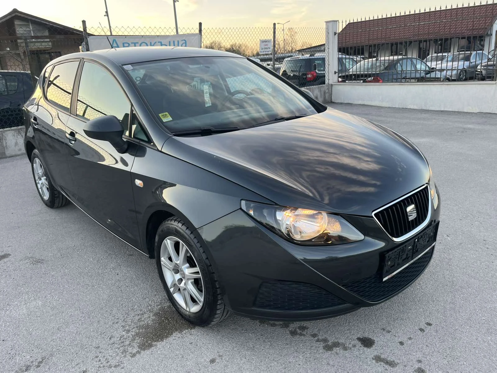 Seat Ibiza 1.2I 69кс. 111 000км EURO 4 КЛИМАТИК , снимка 3 - Автомобили и джипове - 54162931
