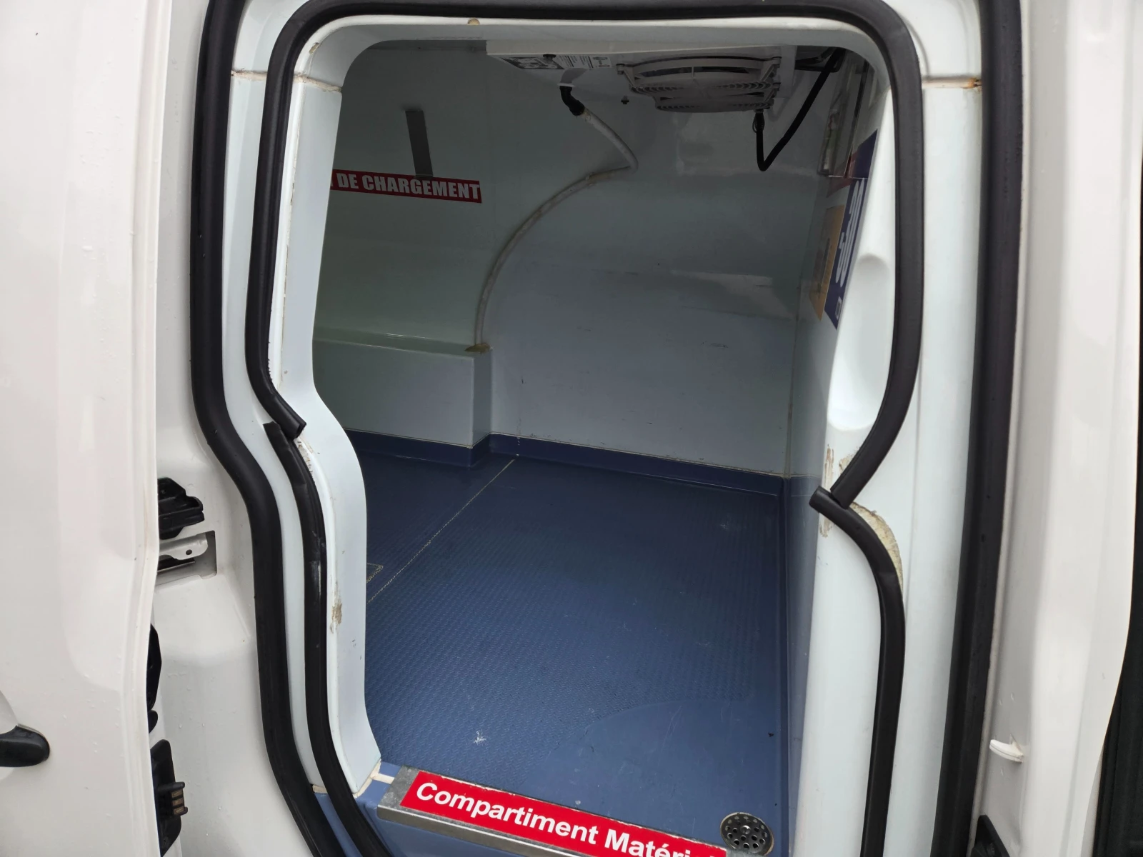 VW Caddy 2.0 TDI Maxi Хладилен Нави Клима Парктроник, снимка 12 - Автомобили и джипове - 54163214