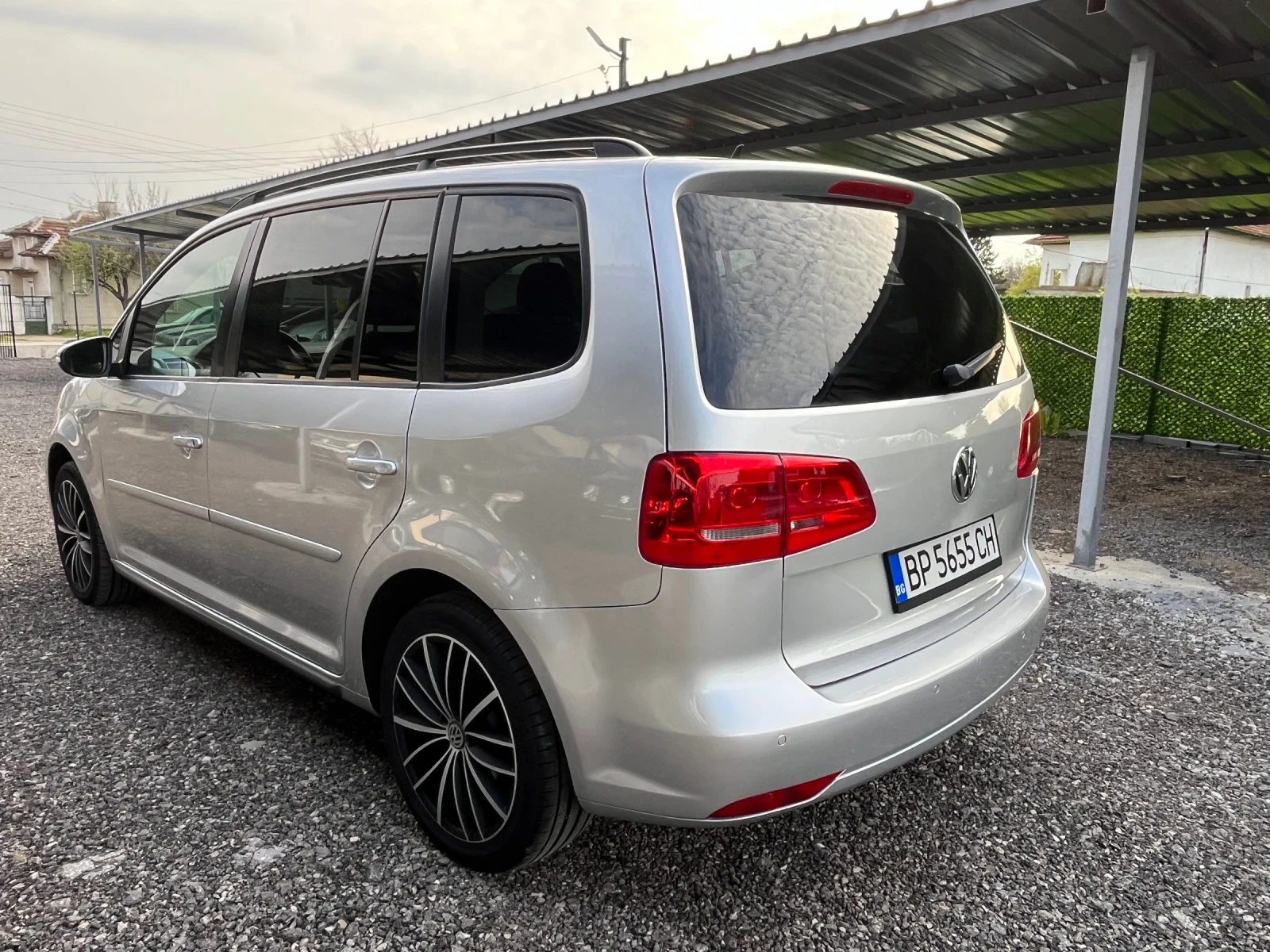 VW Touran 2.0 TDI DSG 6 степенна , снимка 7 - Автомобили и джипове - 54207552