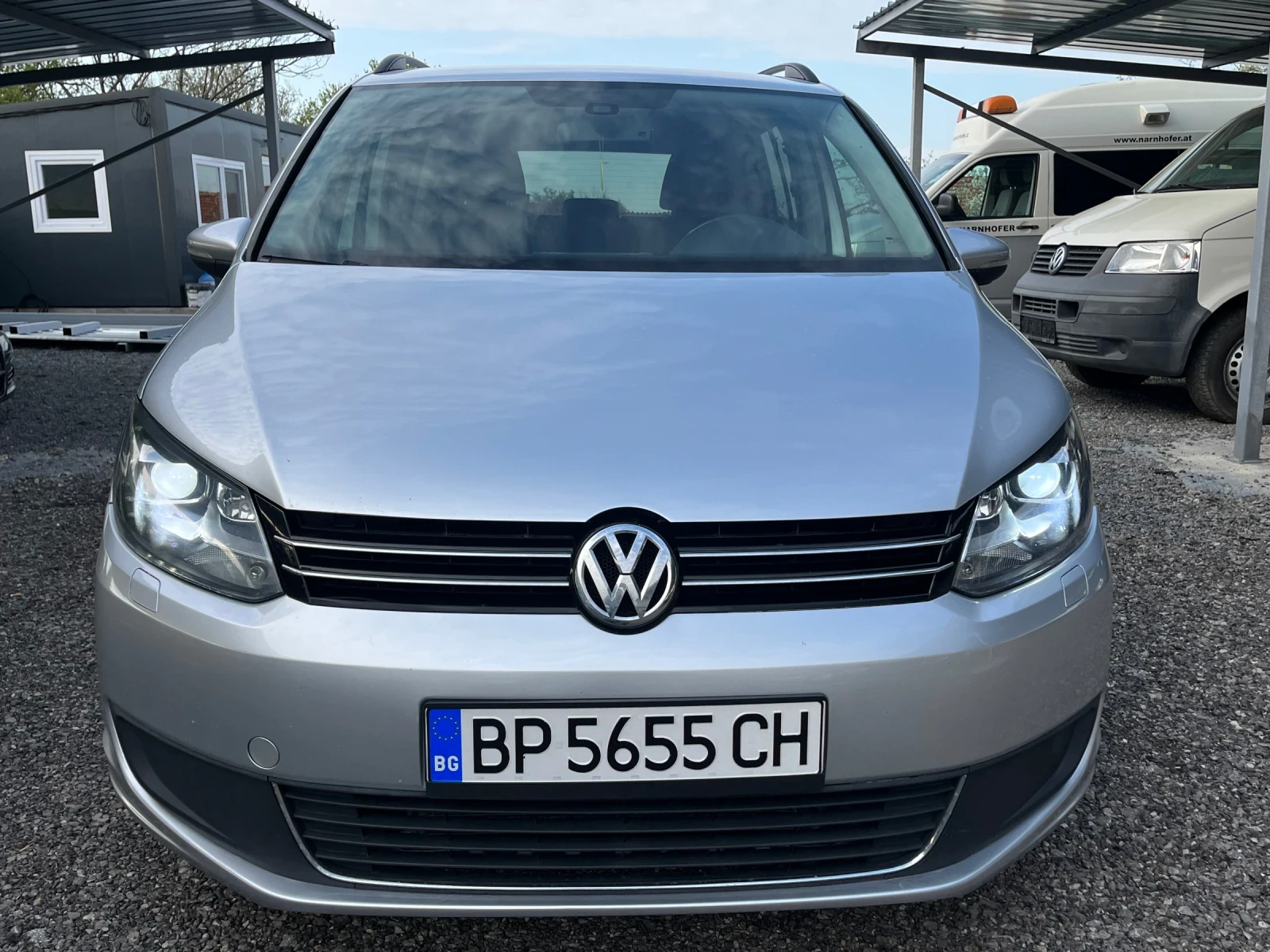 VW Touran 2.0 TDI DSG 6 степенна , снимка 16 - Автомобили и джипове - 54207552