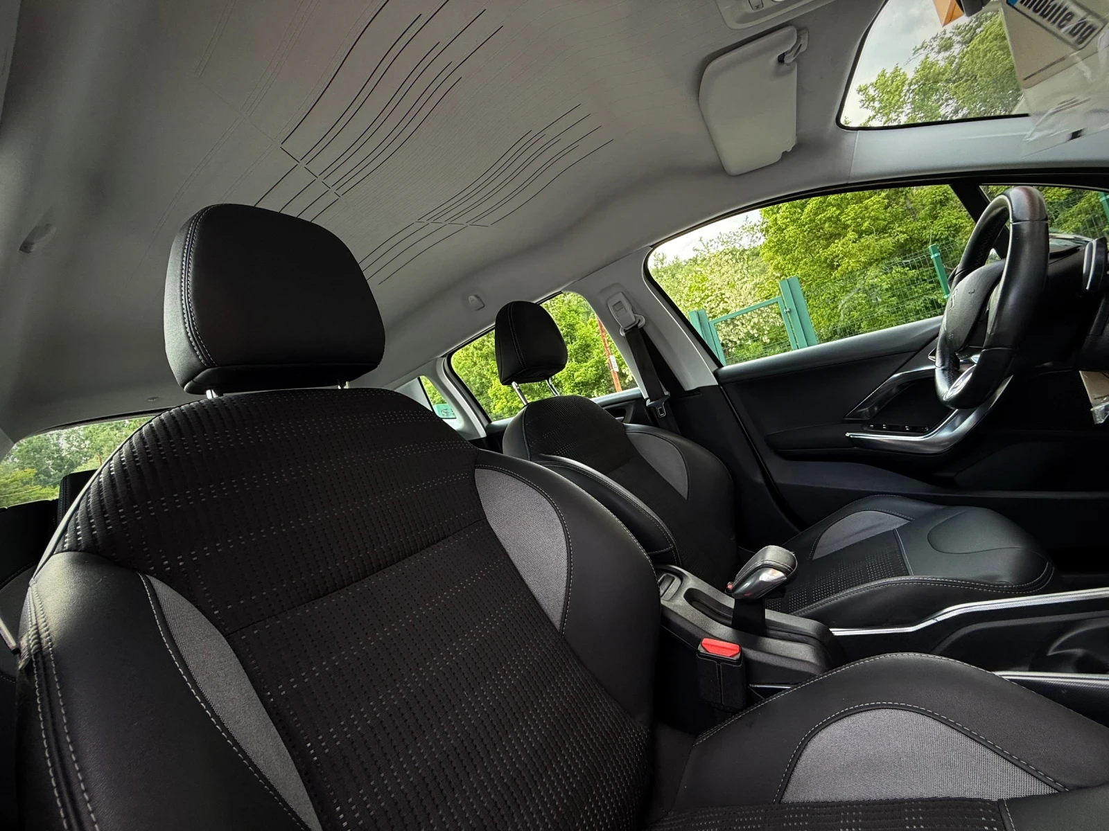 Peugeot 2008 1.6HDI * Allure* Automat* LED* , снимка 12 - Автомобили и джипове - 54623450