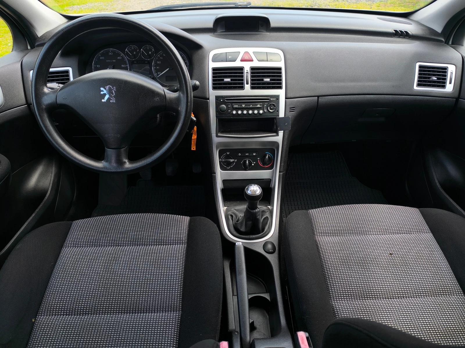 Peugeot 307 FACE LIFT-1.6HDI-90кс-КЛИМАТИК-ТОП СЪСТОЯНИЕ !!!, снимка 13 - Автомобили и джипове - 54633392