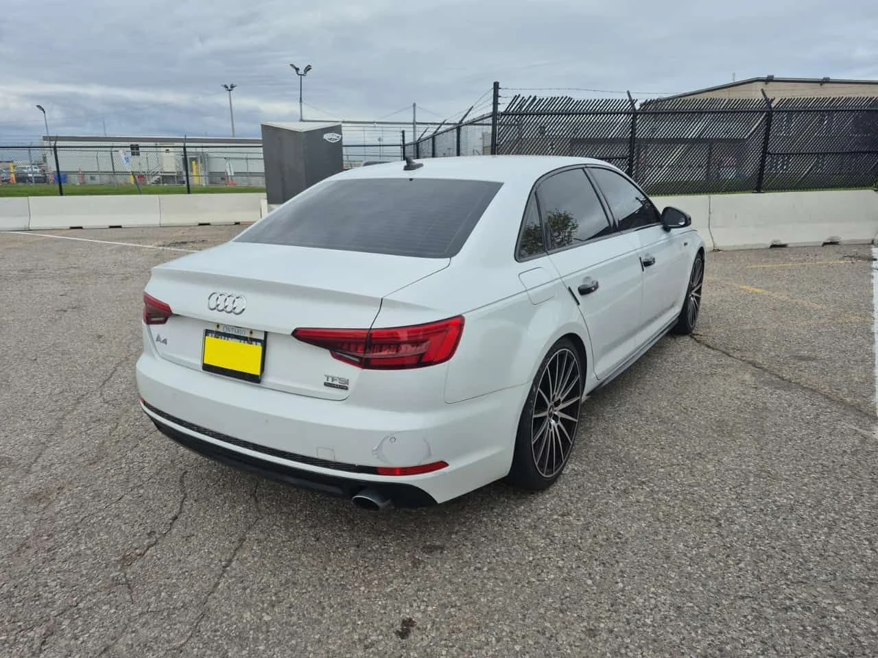 Audi A4  | PREMIUM PLUS | S-LINE | LED | NAVI | 2 �����  | Mobile.bg � ����������� 3