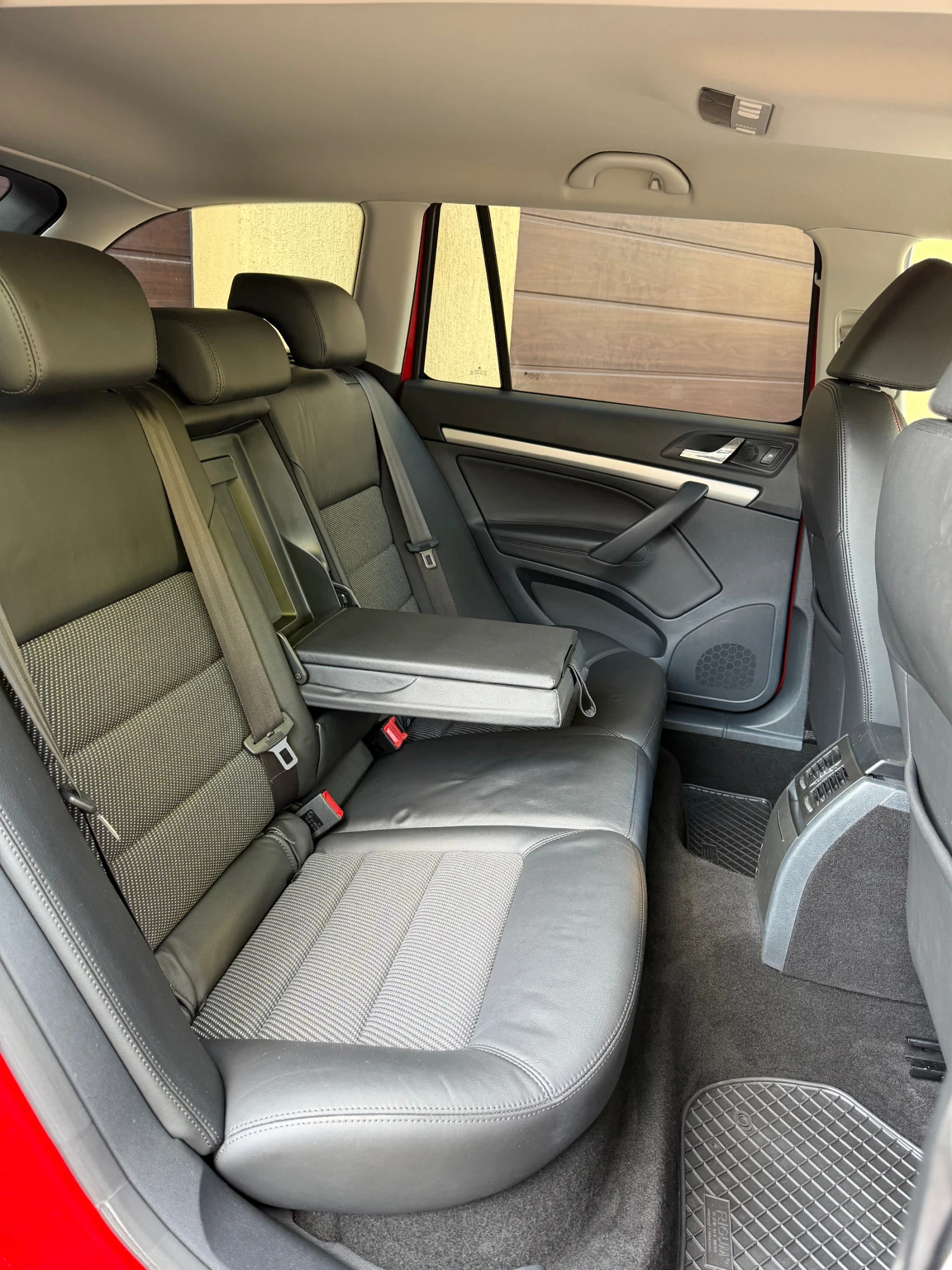 Skoda Octavia 2.0TDI-4X4-140ps. ПЪЛНА СРВИЗНА ИСТОРИЯ!, снимка 9 - Автомобили и джипове - 55417577