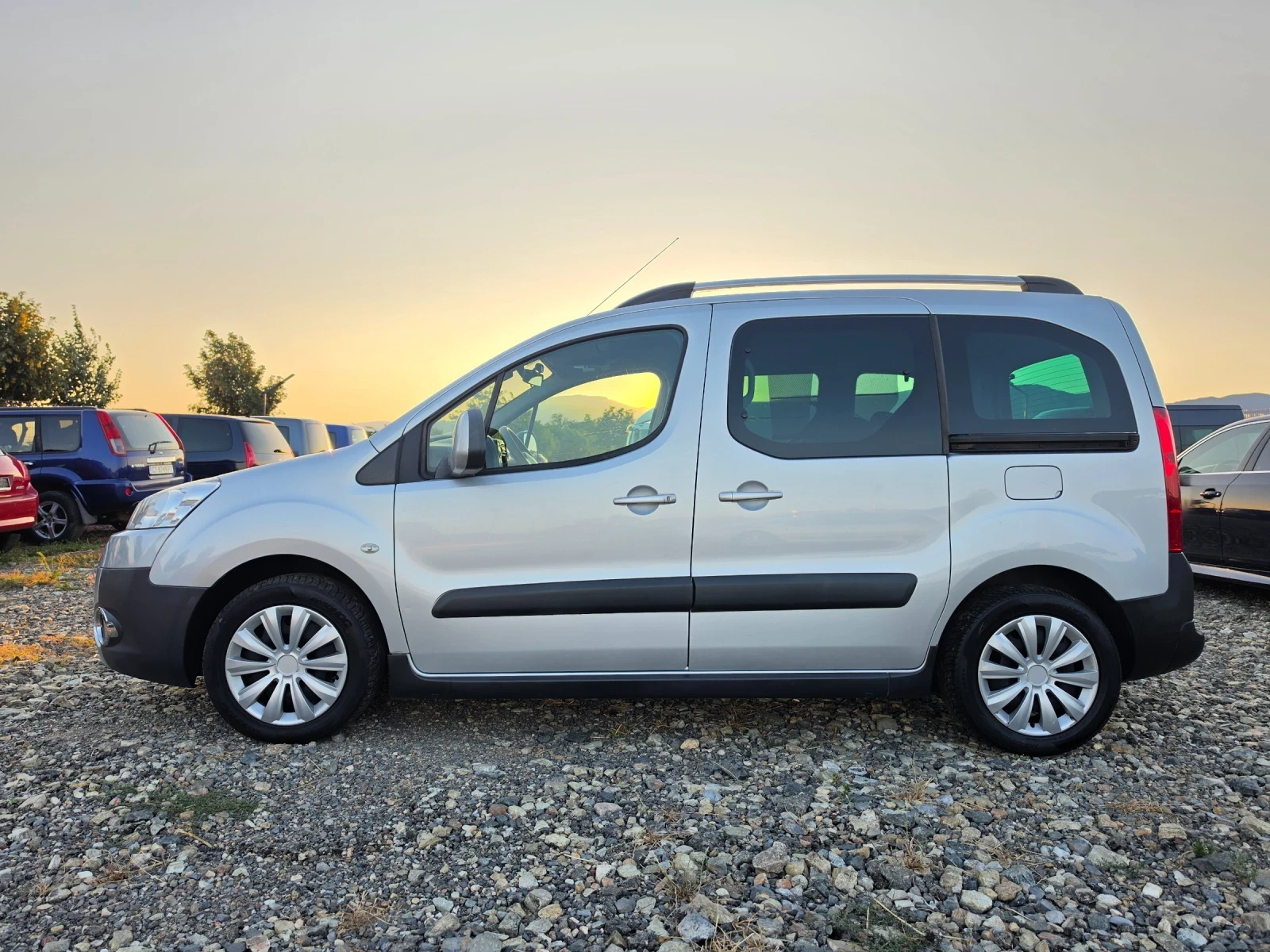 Peugeot Partner 1.6HDI, снимка 3 - Автомобили и джипове - 55480126