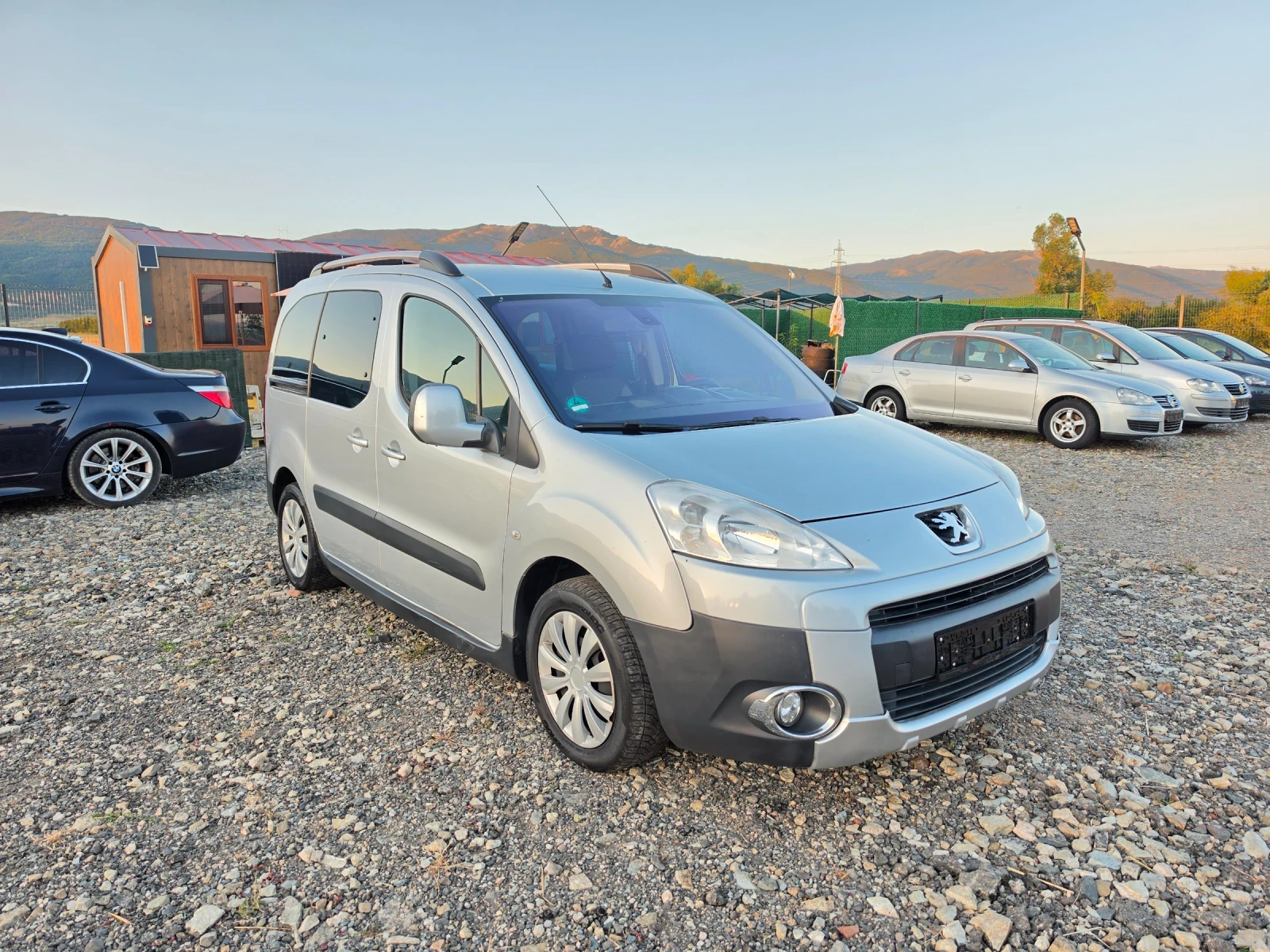 Peugeot Partner 1.6HDI, снимка 8 - Автомобили и джипове - 55480126