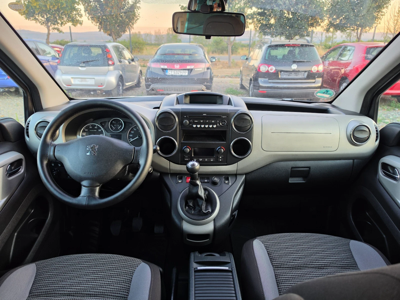 Peugeot Partner 1.6HDI, снимка 9 - Автомобили и джипове - 55480126