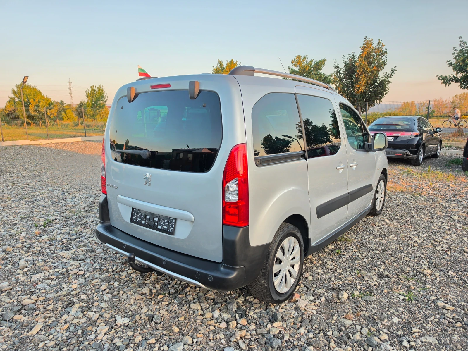 Peugeot Partner 1.6HDI, снимка 6 - Автомобили и джипове - 55480126