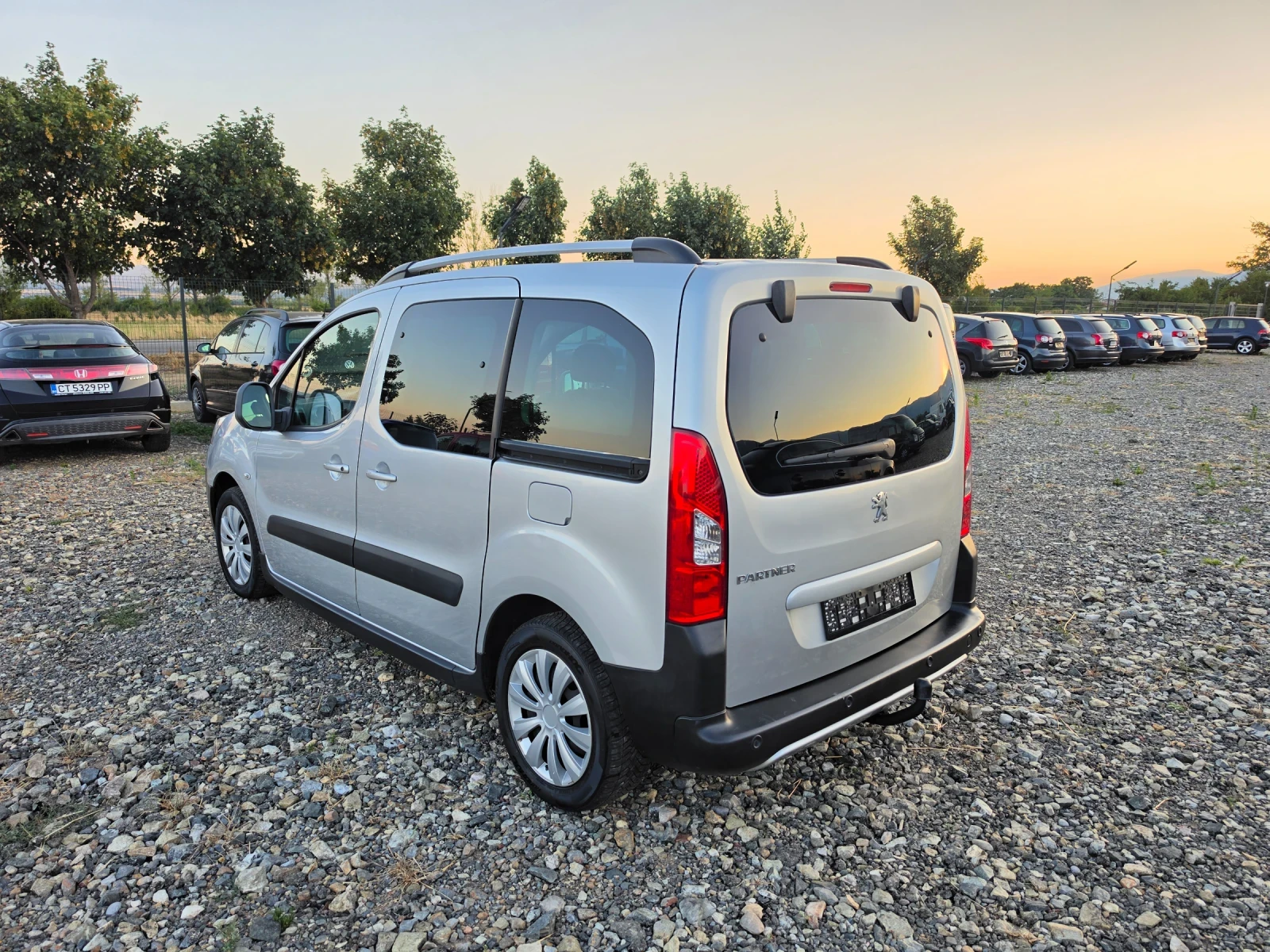 Peugeot Partner 1.6HDI, снимка 4 - Автомобили и джипове - 55480126