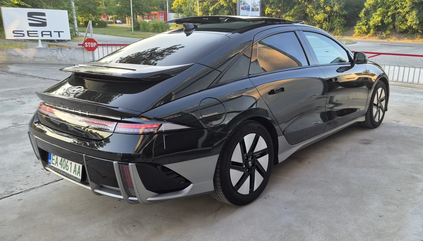 Hyundai Ioniq 6 Long Range 2WD;77.4kWh;Premium;Гаранционен;360  , снимка 4 - Автомобили и джипове - 55496482