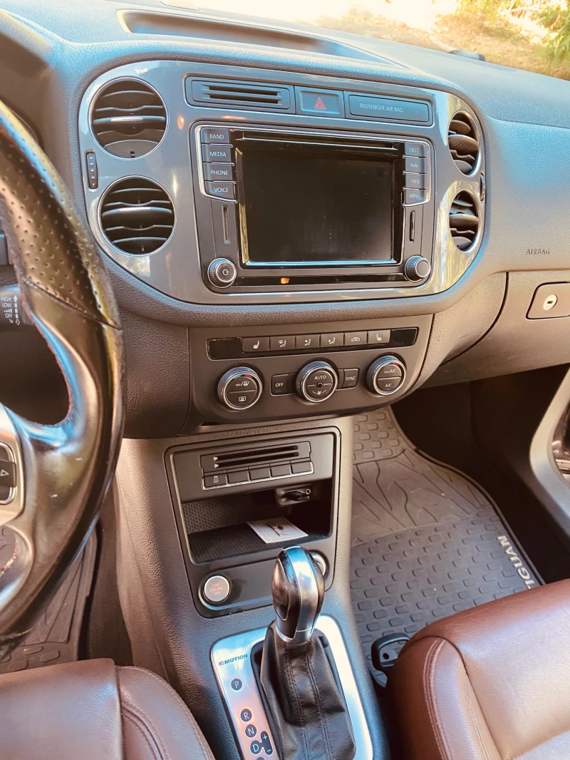 VW Tiguan R-Line, снимка 3 - Автомобили и джипове - 51919076