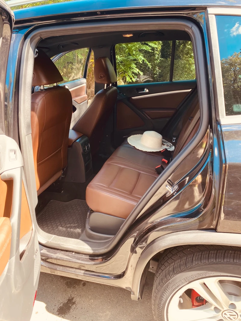 VW Tiguan R-Line, снимка 8 - Автомобили и джипове - 51919076