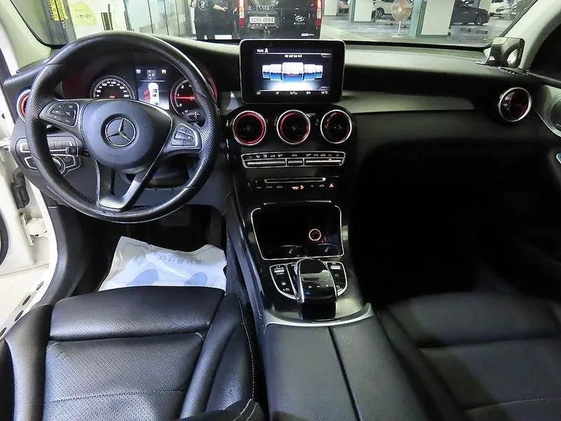 Mercedes-Benz GLC 220 D 4Matic Coupe, снимка 10 - Автомобили и джипове - 55882306