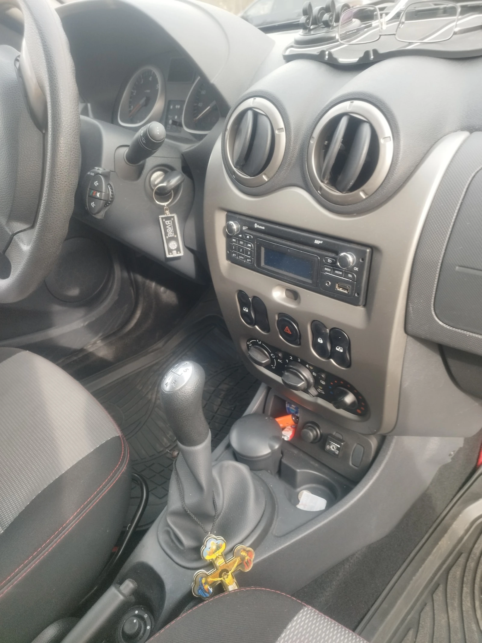Dacia Duster, снимка 13 - Автомобили и джипове - 56356338