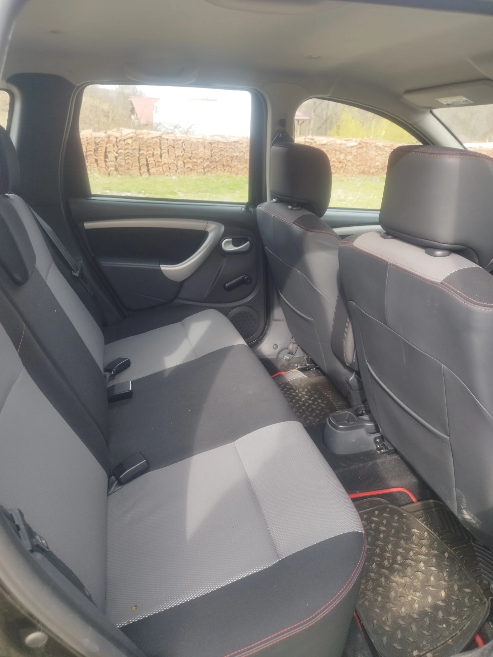 Dacia Duster, снимка 11 - Автомобили и джипове - 56356338