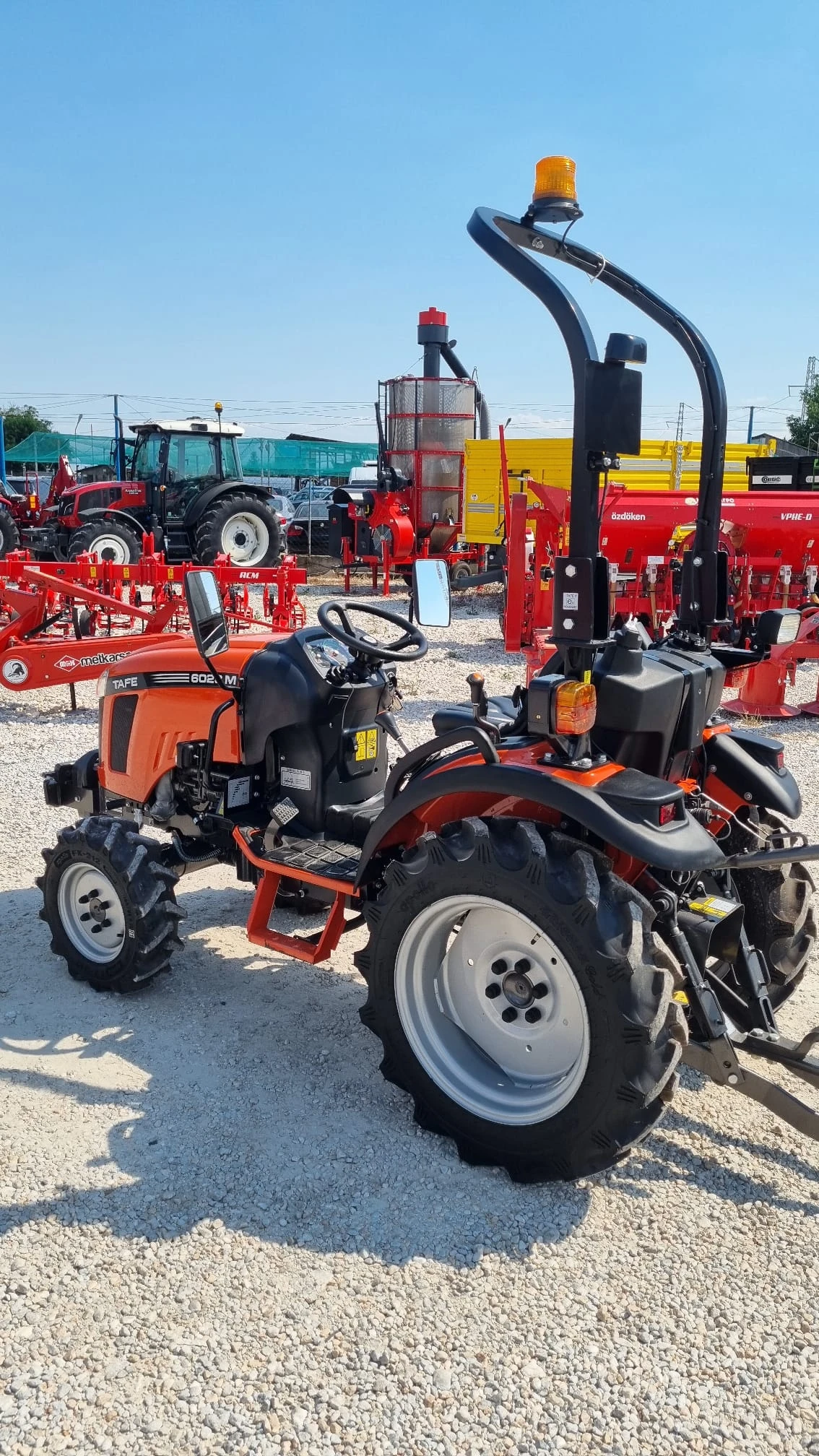 Трактор Tafe 6028M - изображение 7