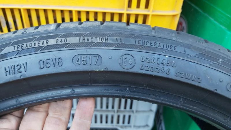 Гуми Летни 235/35R19, снимка 7 - Гуми и джанти - 27400619