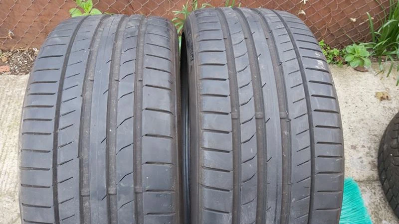 Гуми Летни 235/35R19, снимка 1 - Гуми и джанти - 27400619