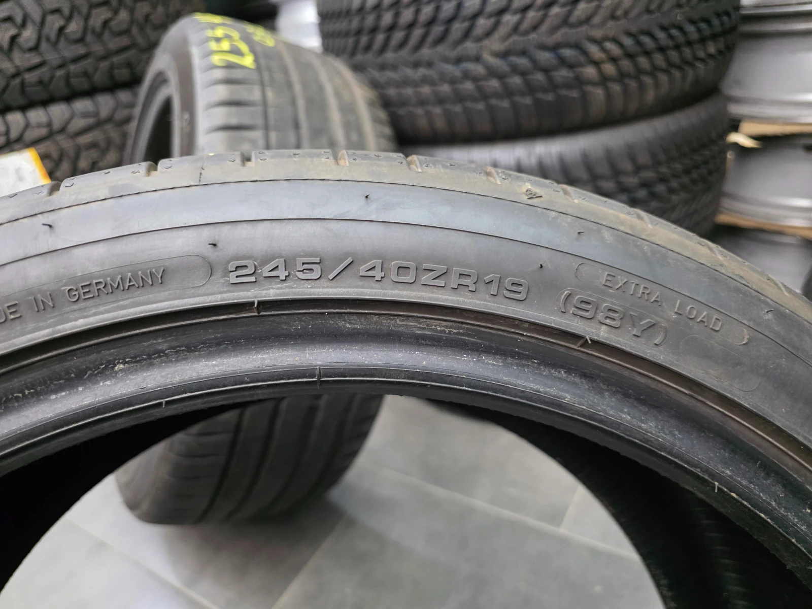 Гуми Летни 245/40R19, снимка 5 - Гуми и джанти - 54806925