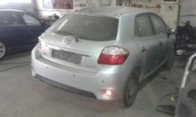 Toyota Auris 2.0 D4D НА ЧАСТИ, снимка 1