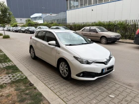 Toyota Auris 1.8 Hybrid e-CVT Facelift, снимка 2