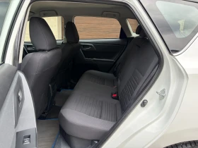 Toyota Auris 1.8 Hybrid e-CVT Facelift, снимка 12