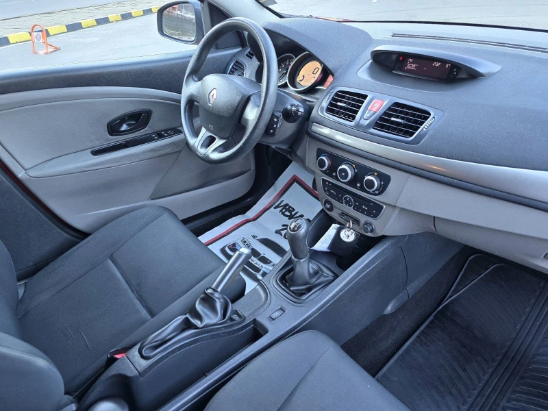 Renault Megane, снимка 10 - Автомобили и джипове - 48106311