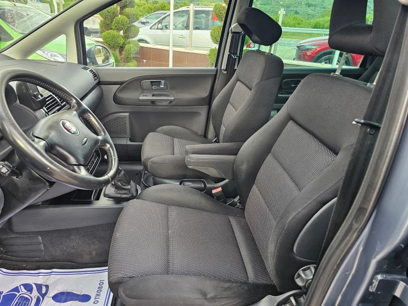 Seat Alhambra 2.0TDI 140кс РЕАЛНИ КИЛОМЕТРИ, снимка 13 - Автомобили и джипове - 50431505