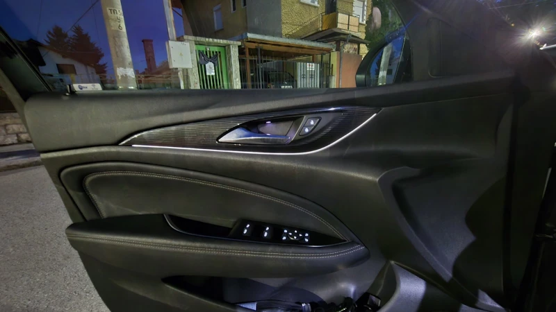 Opel Insignia, снимка 6 - Автомобили и джипове - 52434403