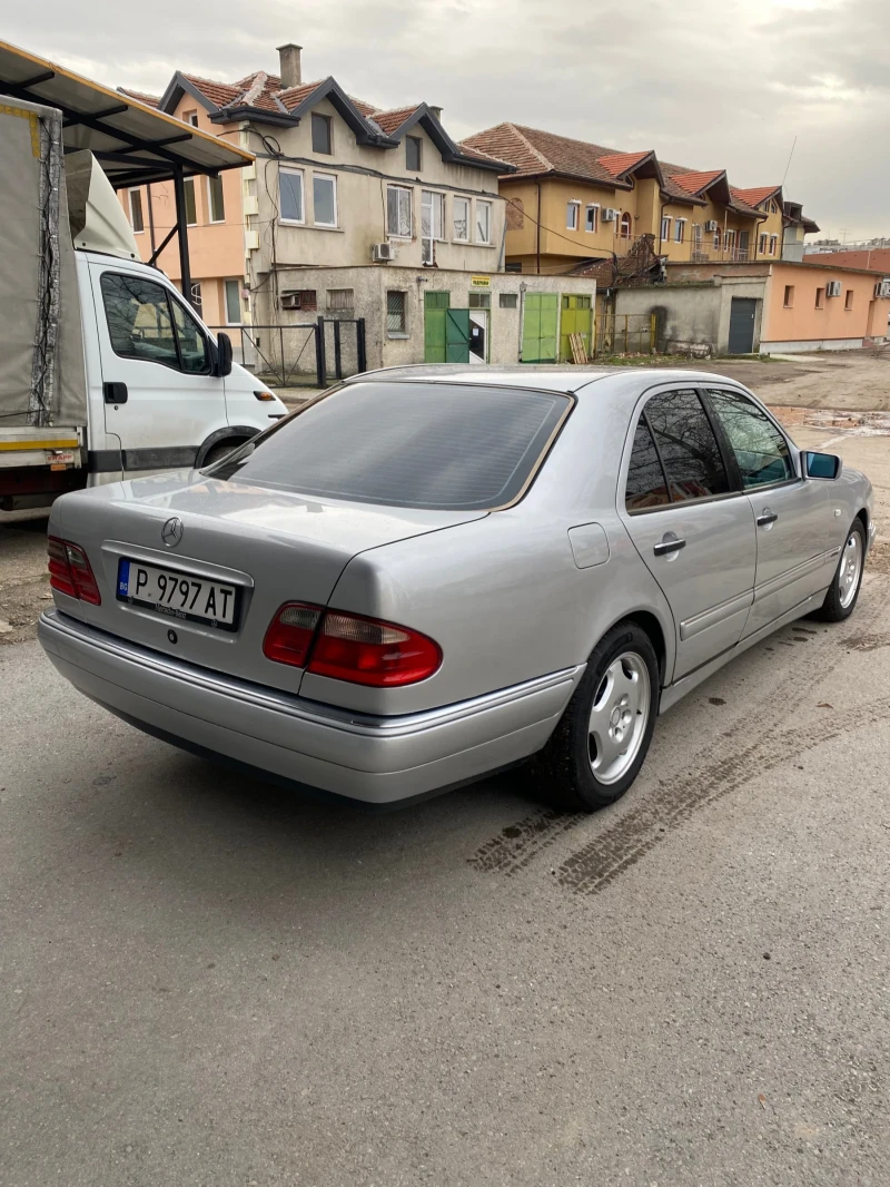 Mercedes-Benz E 250 2.5TD Elegance , снимка 2 - Автомобили и джипове - 53447575