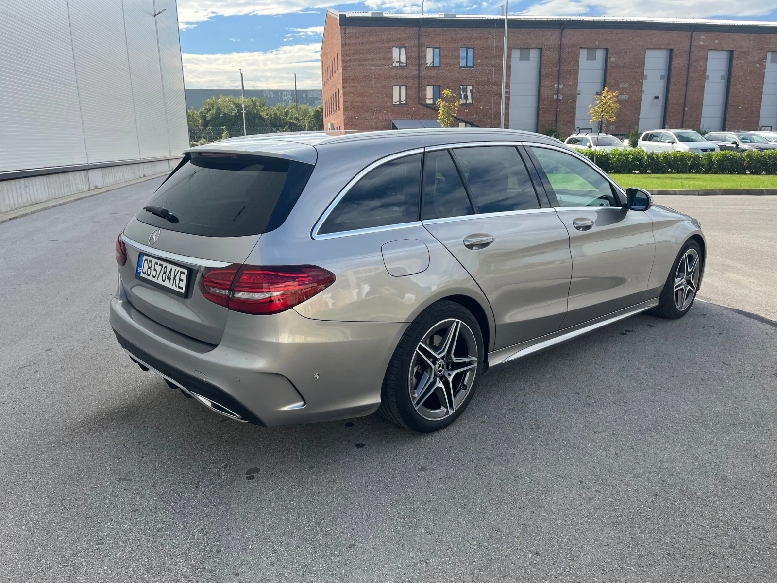 Mercedes-Benz C 220 AMG Line 9G TRONIC - изображение 6