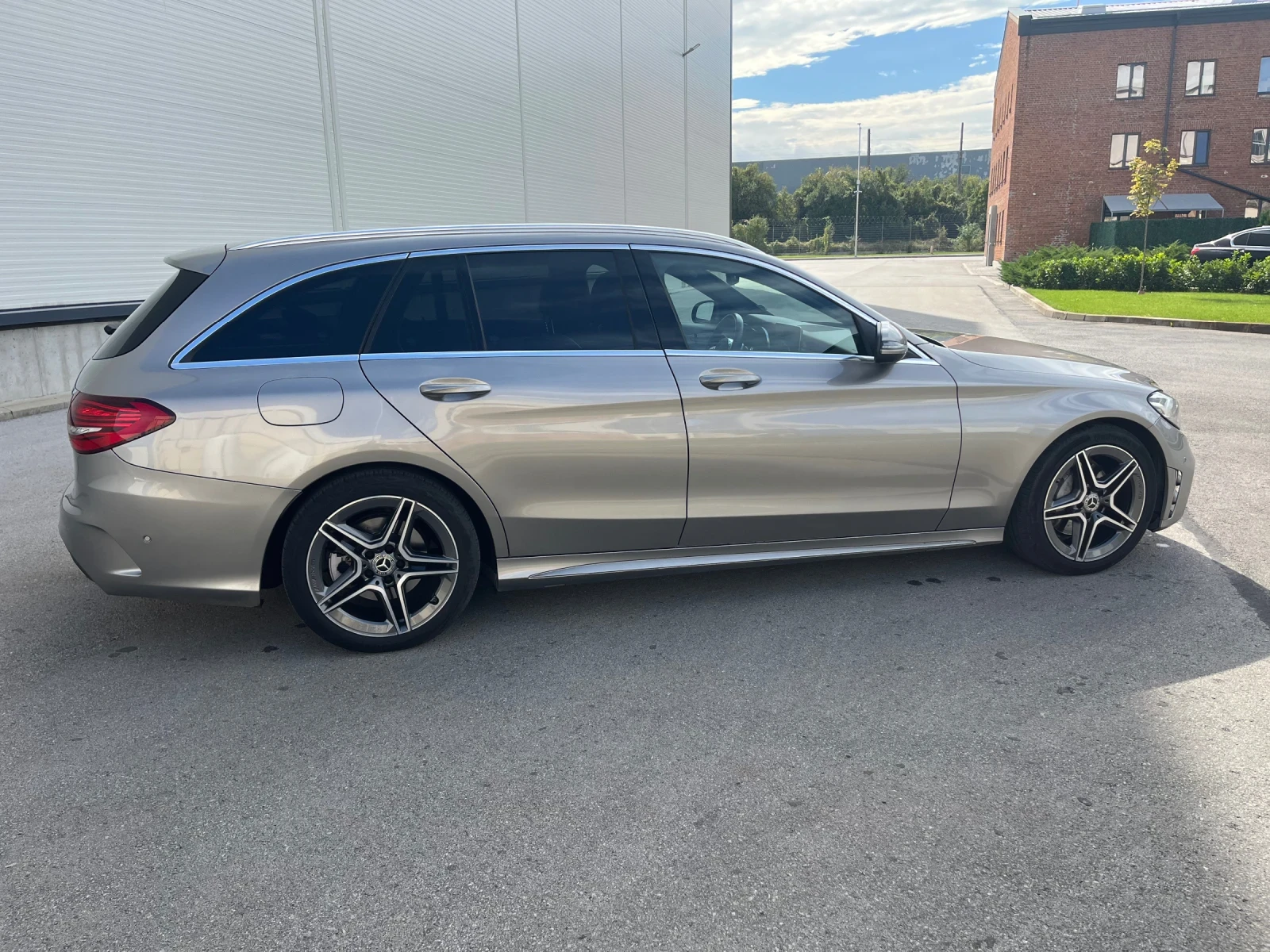 Mercedes-Benz C 220 AMG Line 9G TRONIC - изображение 7