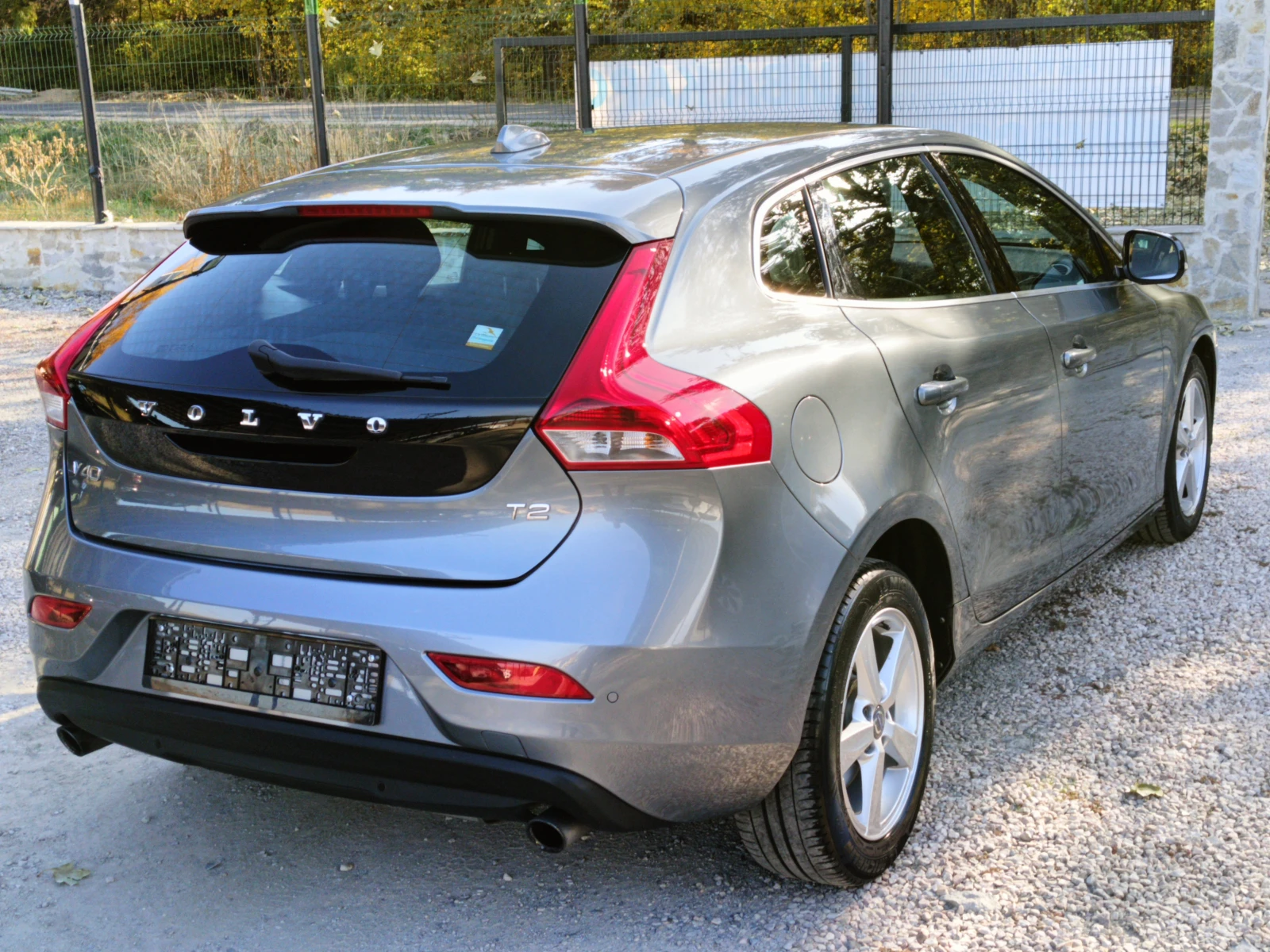 Volvo V40 1.6i T2 Нави - изображение 6