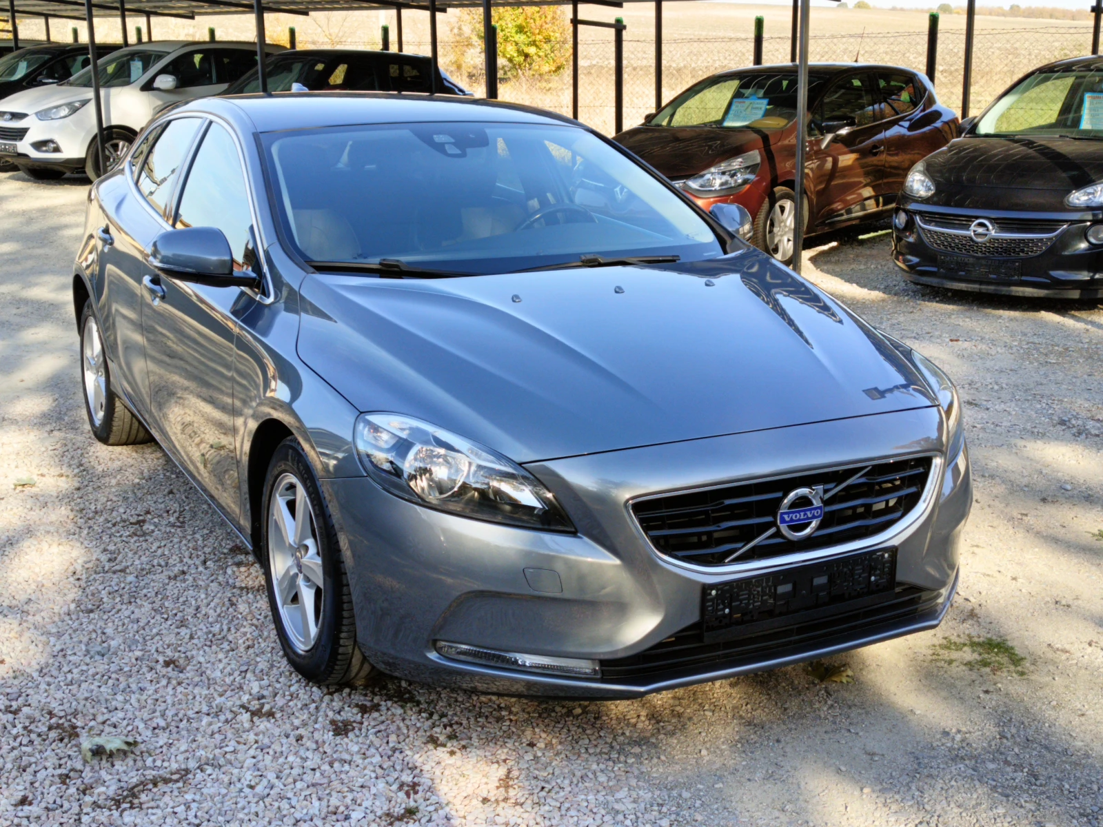 Volvo V40 1.6i T2 Нави - изображение 3