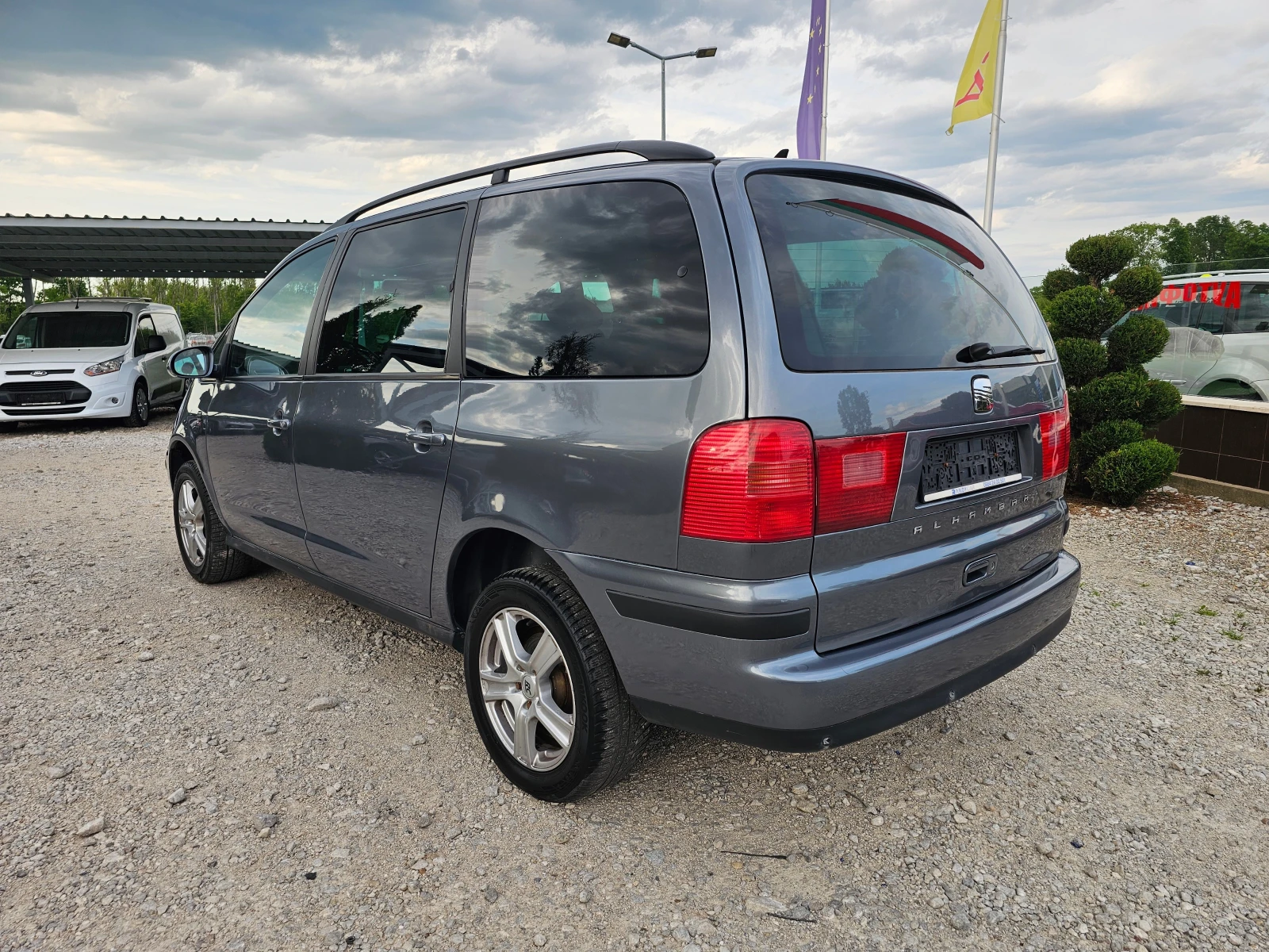 Seat Alhambra 2.0TDI 140кс4X4 РЕАЛНИ КИЛОМЕТРИ - изображение 3