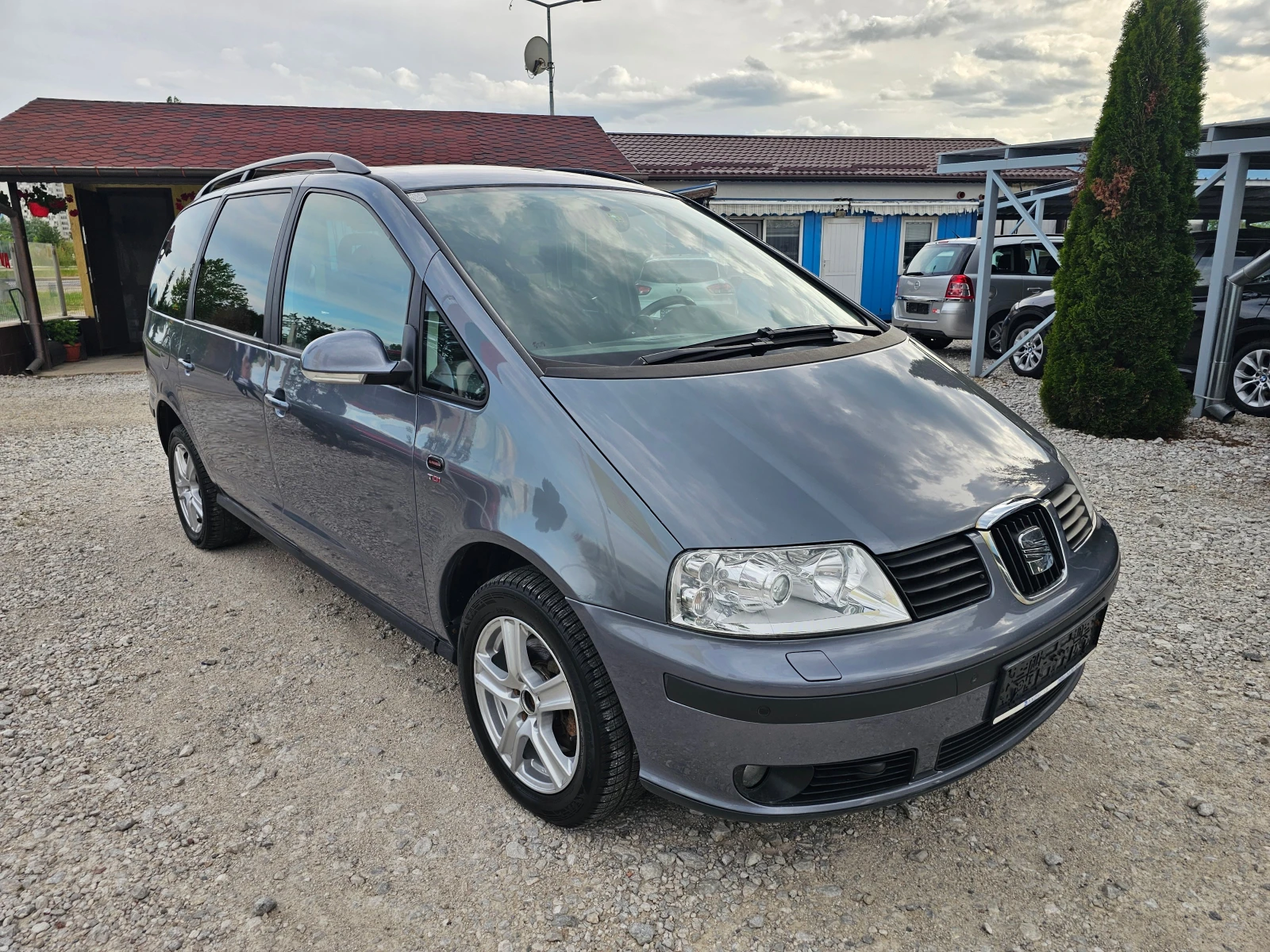 Seat Alhambra 2.0TDI 140кс4X4 РЕАЛНИ КИЛОМЕТРИ - изображение 7