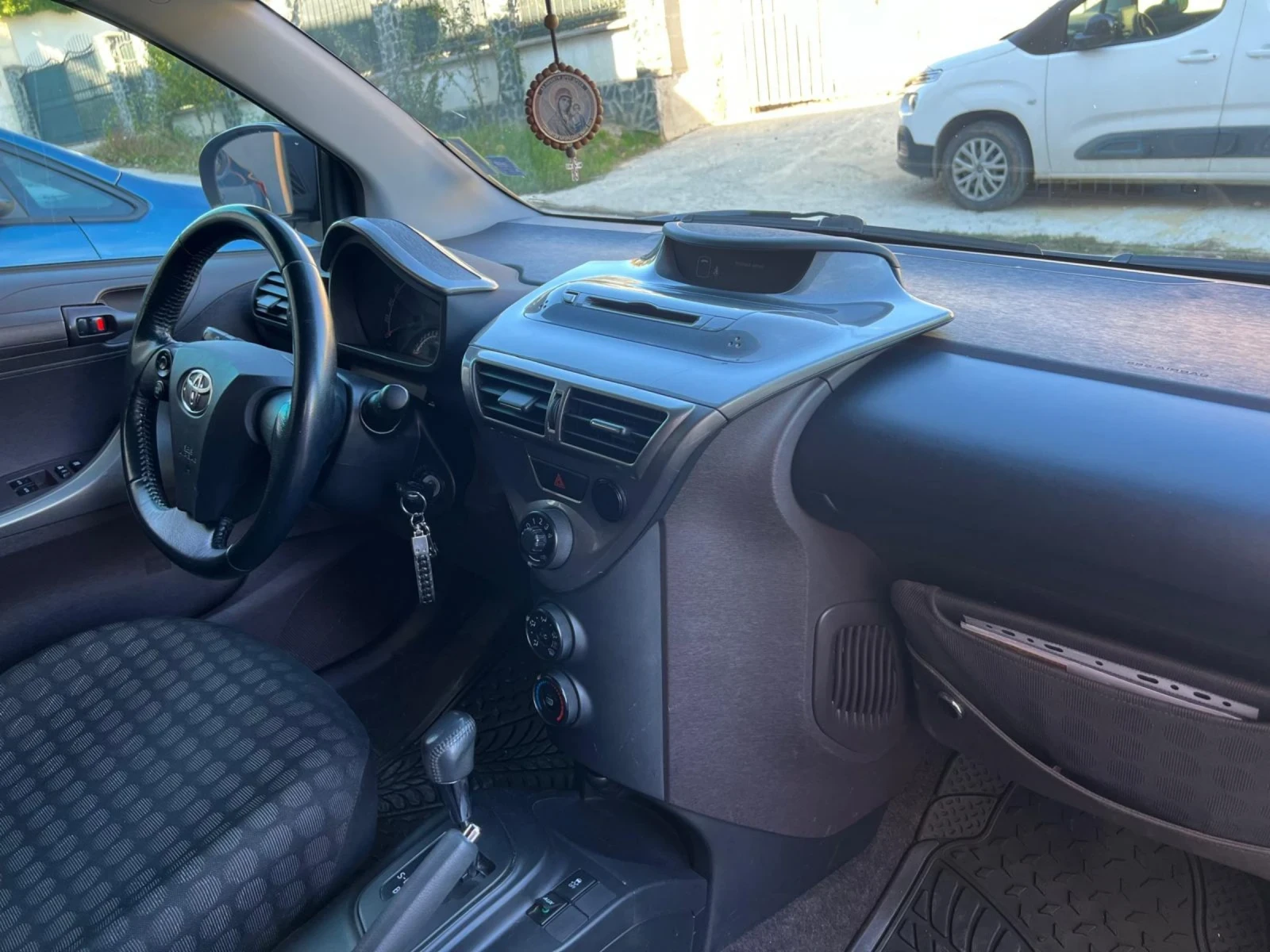 Toyota IQ  - изображение 8