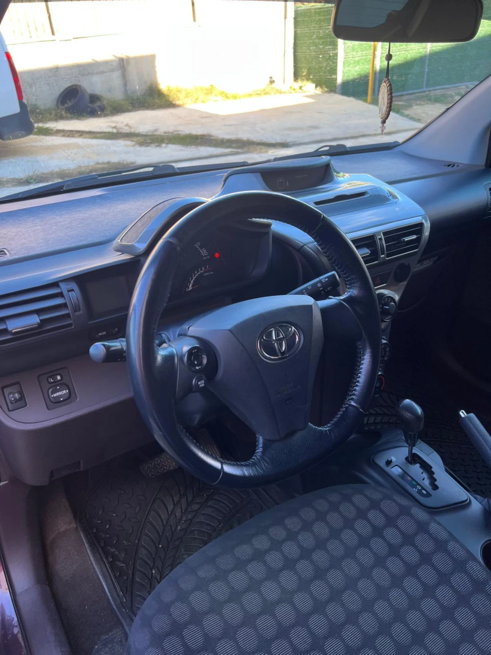 Toyota IQ  - изображение 7